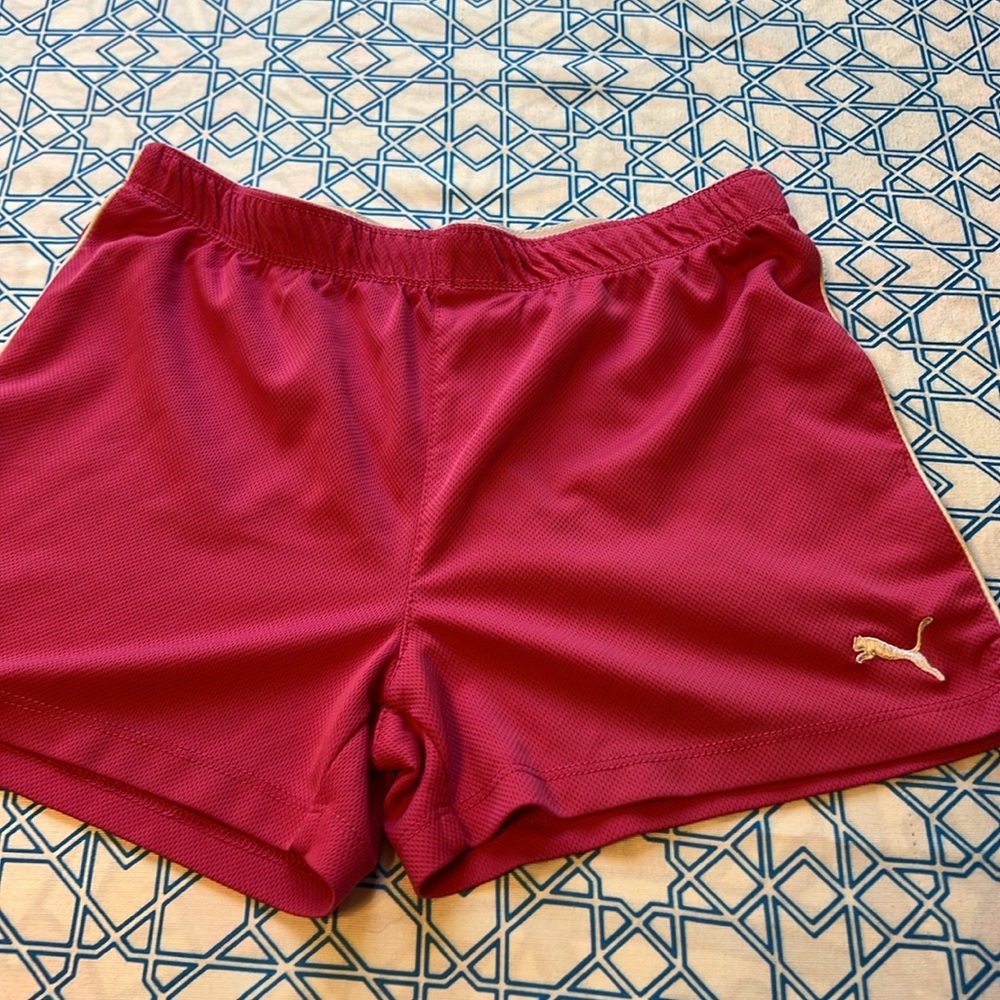 Girls Shorts. Puma. Pink. Size M - Picture 3 of 13